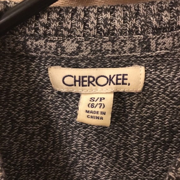 Heathered grey sweater with red trim. - Picture 4 of 4